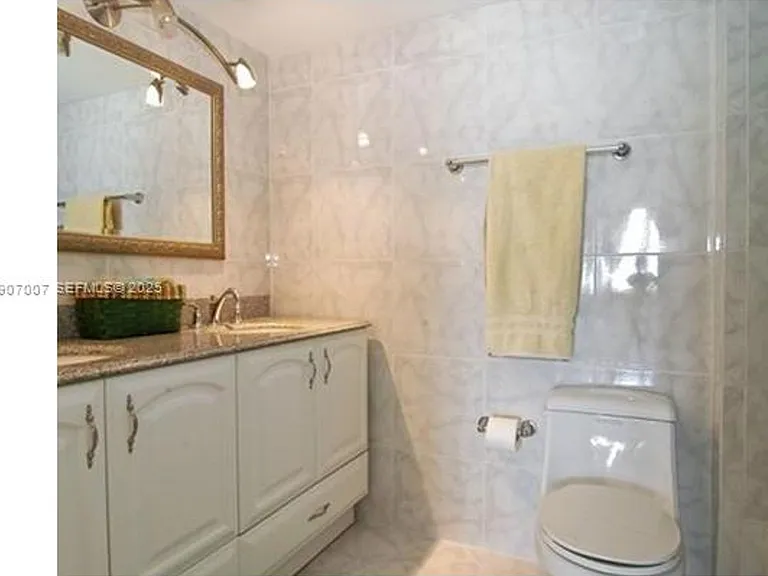 2301 Collins Avenue Cu #737 — Photo 4