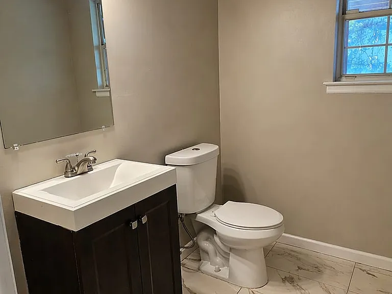 1127 Heck Ave — Photo 12