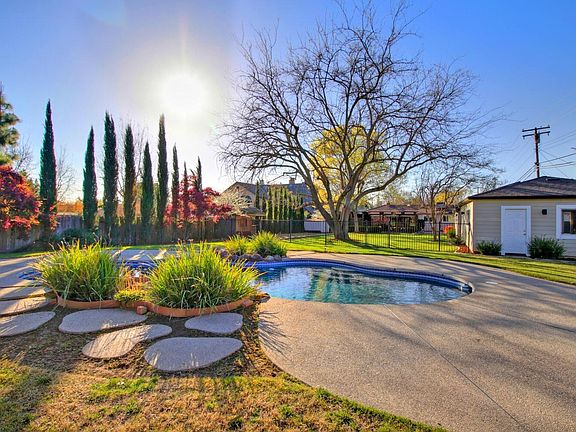 2nd image of 1140 La Sierra Dr