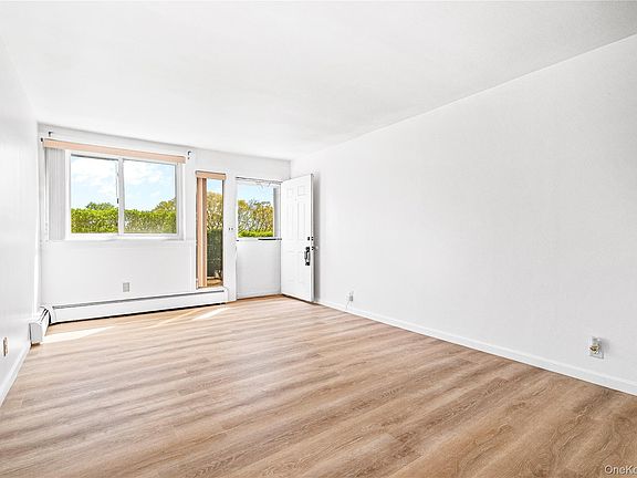 5th image of 5 Wyndover Woods Ln APT 23