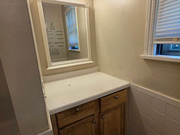 4th image of 3116 Fremont Ave S #1