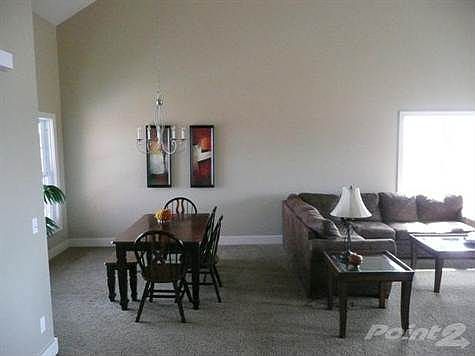 3rd image of 715 Saint James Ct