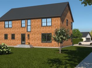 16 Livingston Rd, Bellport, NY 11713