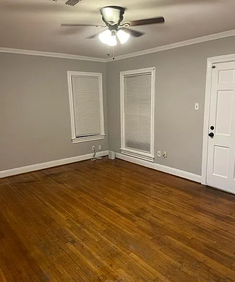 320 Oleander St — Photo 5
