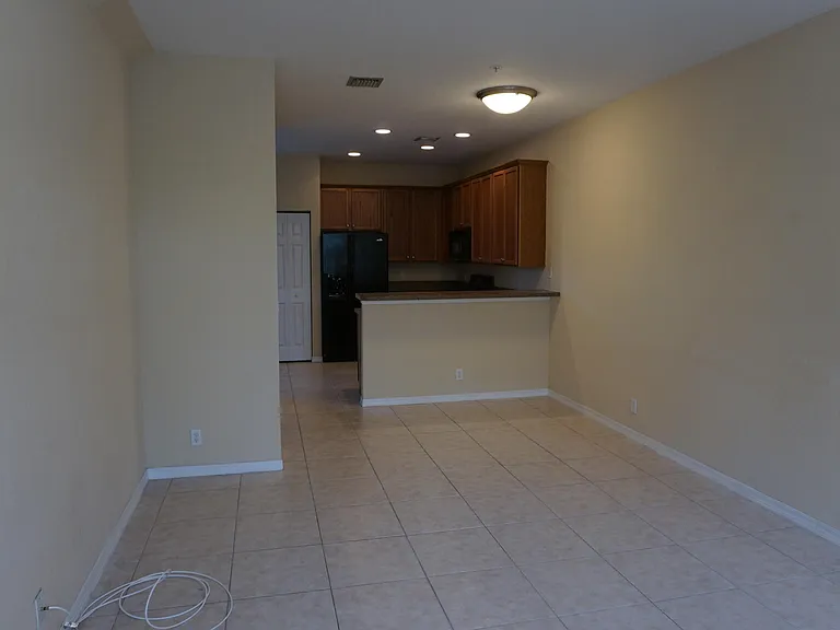 335 E Thatch Palm Cir #105 — Photo 3
