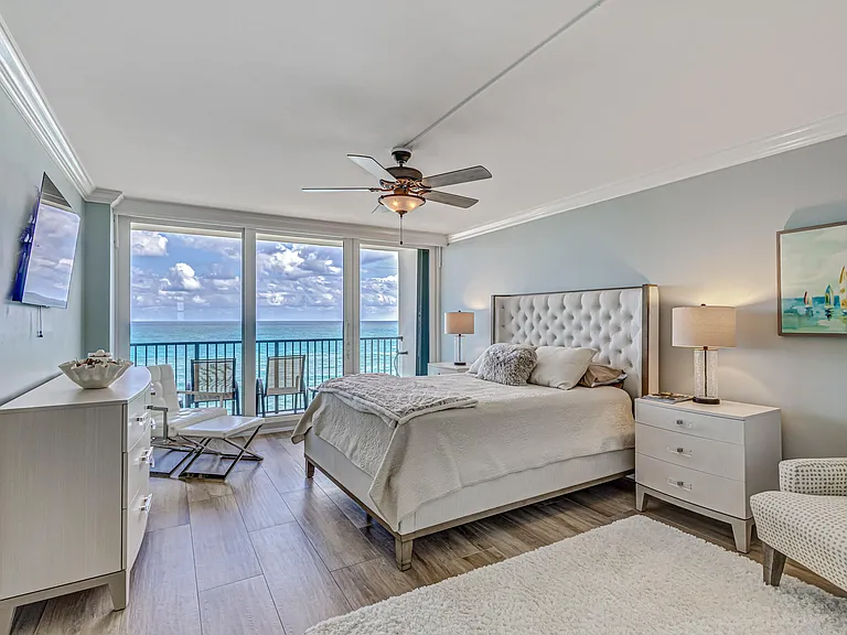 400 Beach Rd #702 — Photo 25