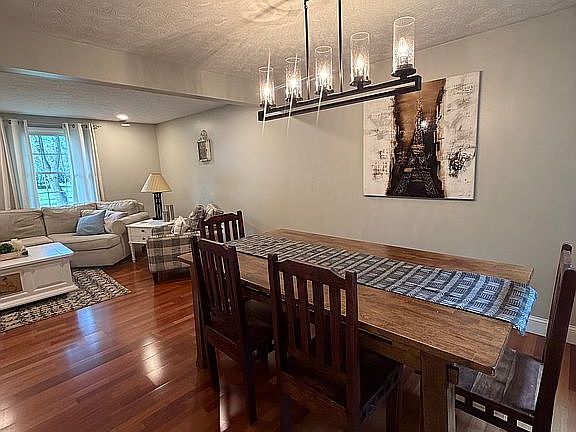 4th image of 256 Chelmsford Dr