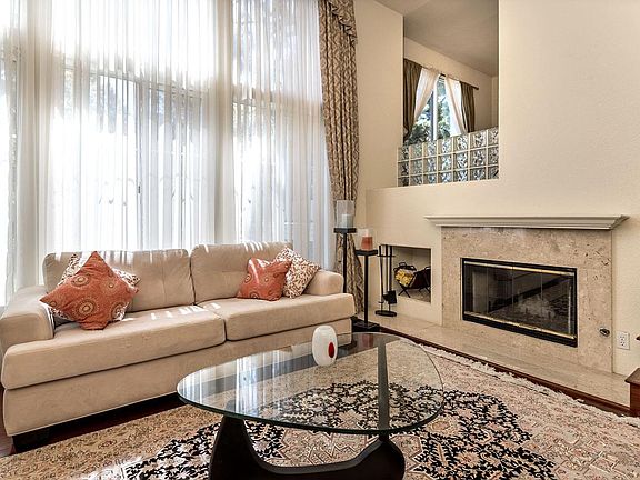 3rd image of 425 Navaro Way Unit 109