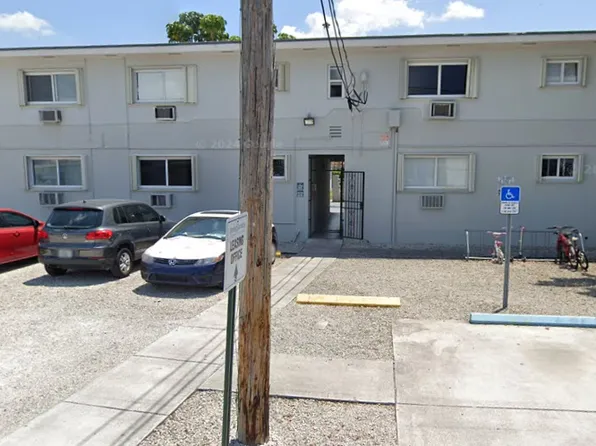 Spring Gardens Apartments, 749 Curtiss Pkwy #7b2f8f64c, Miami, FL 33166