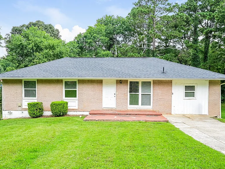 494 Clara Dr — Photo 1