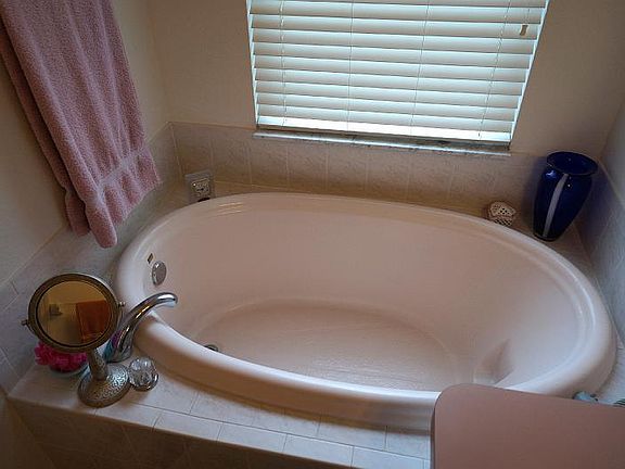 Garden Tub for Soaking