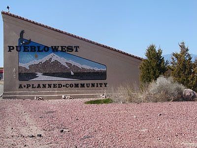 4th image of 569 E Hahns Peak Ave