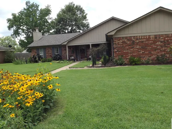 2 Byron Cir, Texarkana, AR 71854