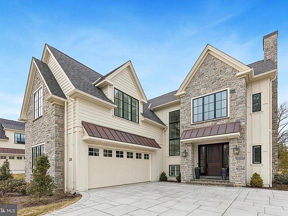 2nd image of 26 Rue St