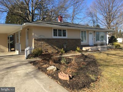 2 Capri Ln, Hamilton, NJ, 08690