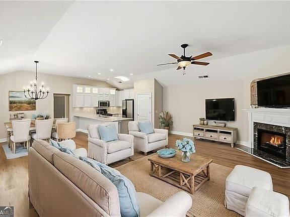 2nd image of 309 Jessica Way