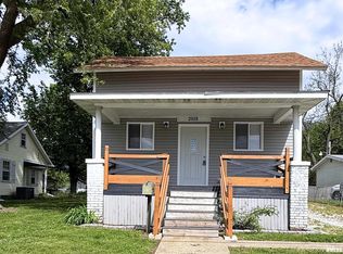 2018 N 9th St, Springfield, IL 62702