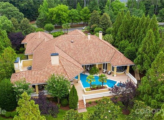 4th image of 2078 Kings Manor Dr