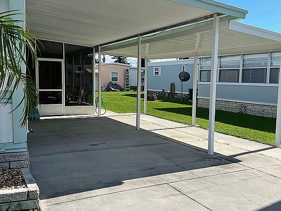 3rd image of 4114 Honolulu Dr