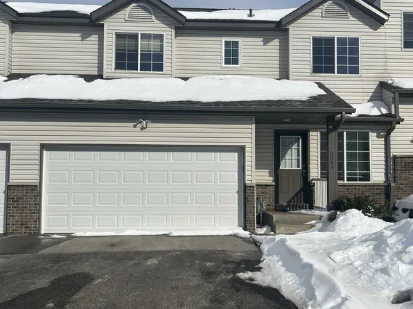 1027 Petra Ct SW, Pine Island, MN 55963