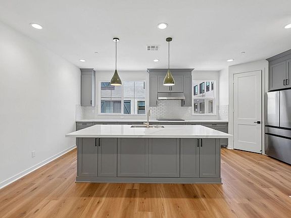 2nd image of 4949 Thistle Way