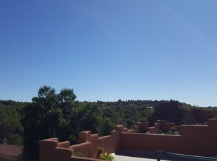 3340 E Manoa Rd APT C, Honolulu, HI 96822