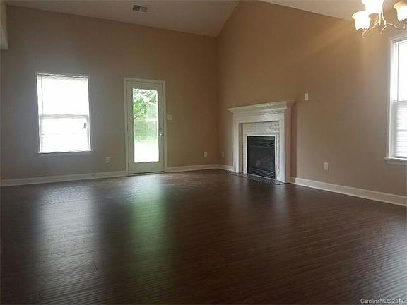 2nd image of 3126 Longspur Dr