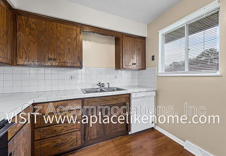 5807 Goddard St — Photo 12