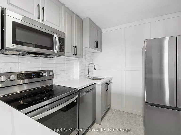 1055 Dundas St E #184 — Photo 11