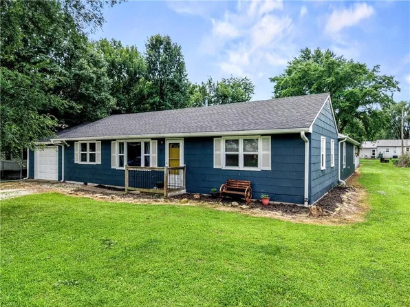 233 W 5th St, Adrian, MO 64720