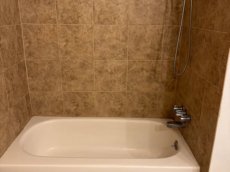 100 E Highline Cir #107 — Photo 3