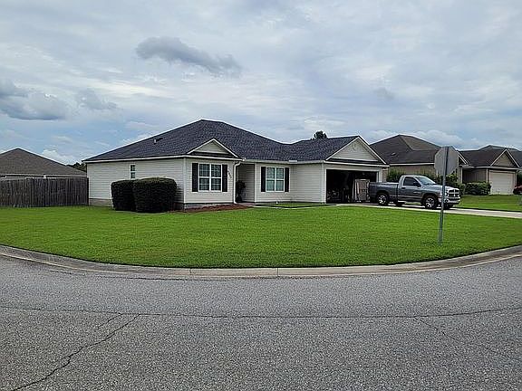 3rd image of 4823 Stonewall Cir