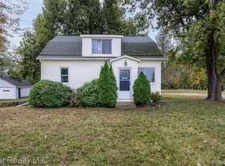 9471 Pontiac Lake Rd, White Lake, MI 48386