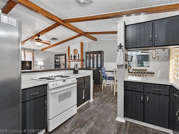 5th image of 3416 Londonderry Rd