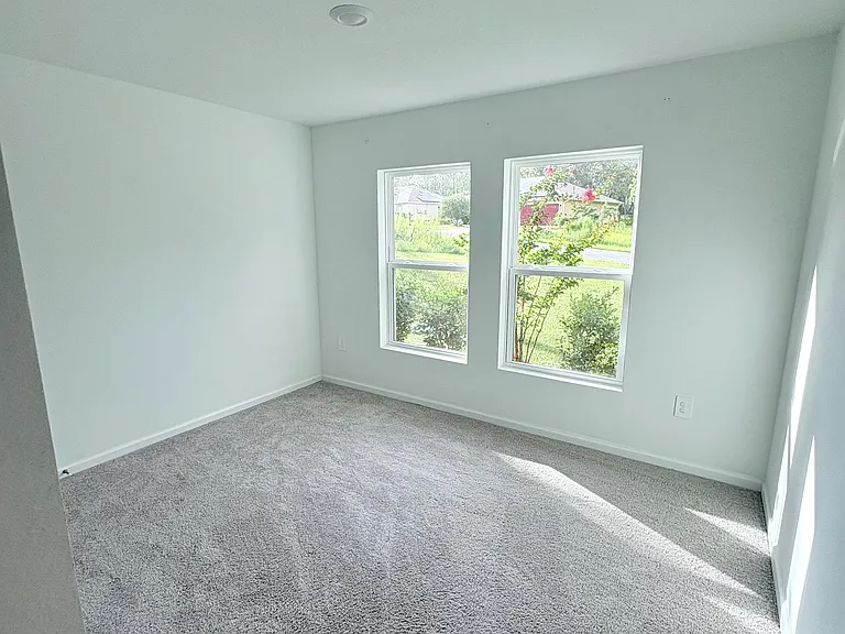 7162 N Glenridge Cir — Photo 2