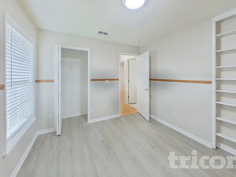 2438 Pine Chase Cir — Photo 13