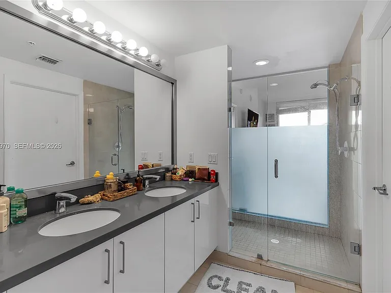 90 SW 3rd St #4403 — Photo 15