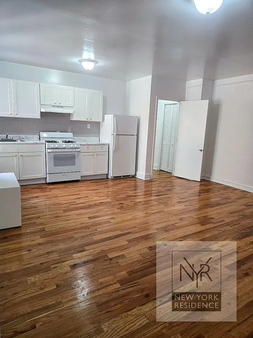 721 Walton Avenue — Photo 3