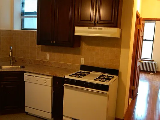 Rented by Alta Real Estate | media 25