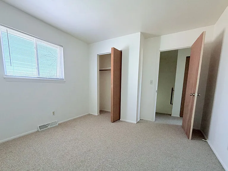 Independence Park Townhomes — Photo 21
