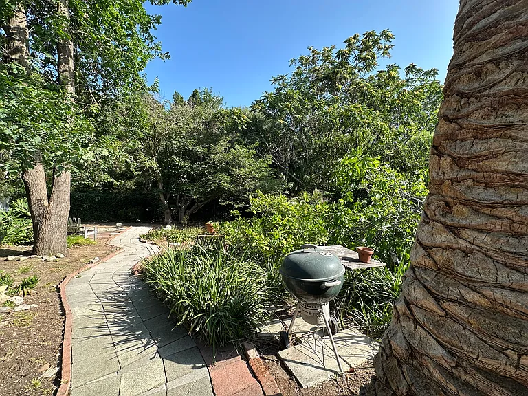 4933 Aldama St — Photo 18
