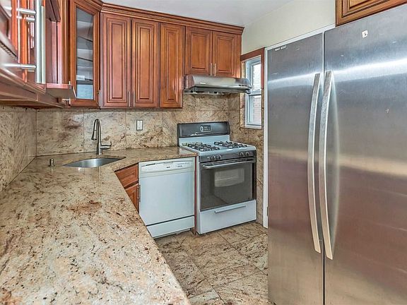3rd image of 8031 254th St