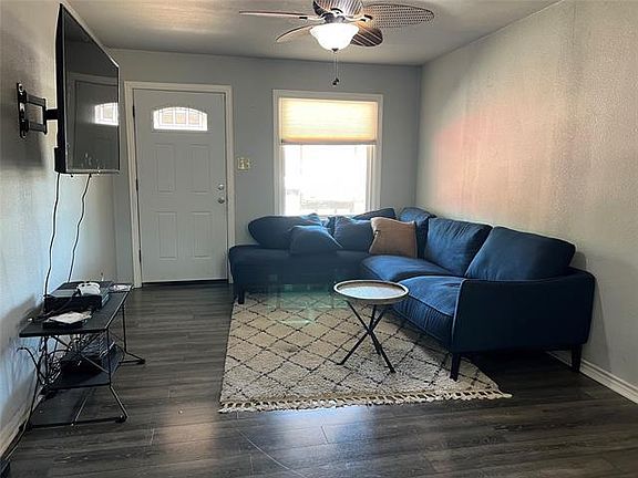 2nd image of 326 Fannin St