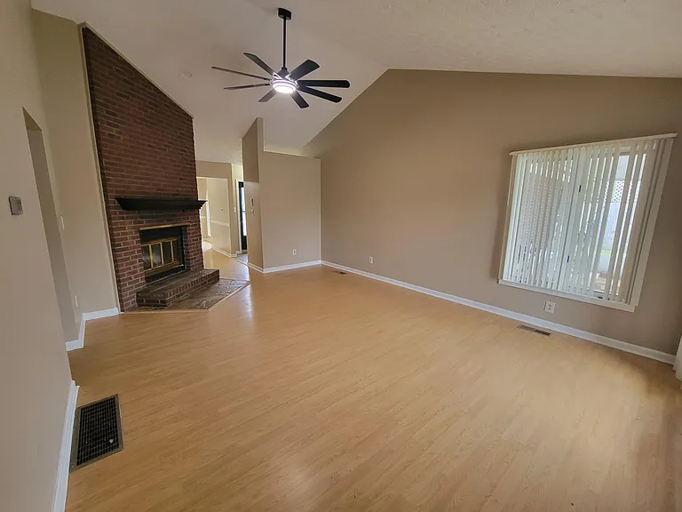 500 Orchard Dr — Photo 2