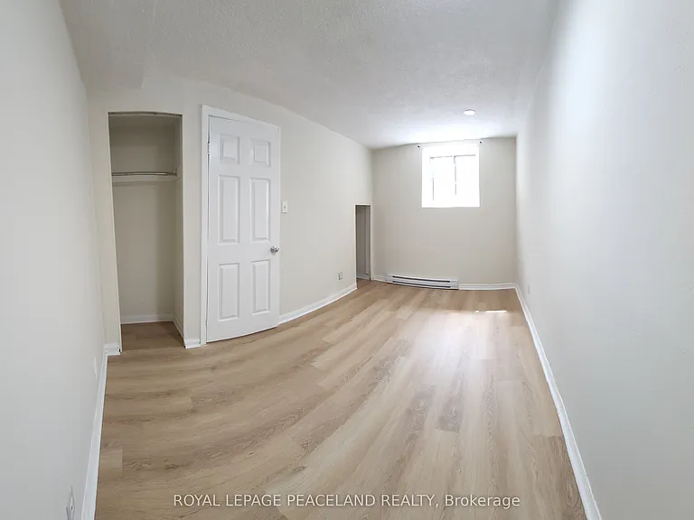 556 Spadina Cres #4 — Photo 3