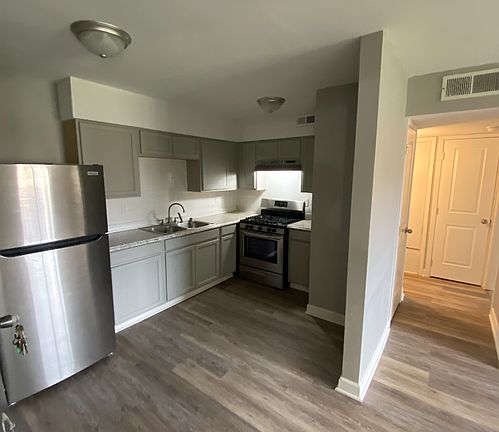 5th image of 1428 S Little Ave #D204