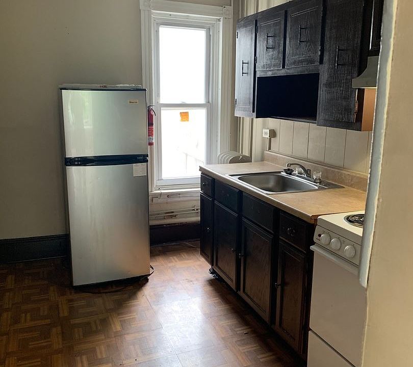 2nd image of 1021 N 12th St