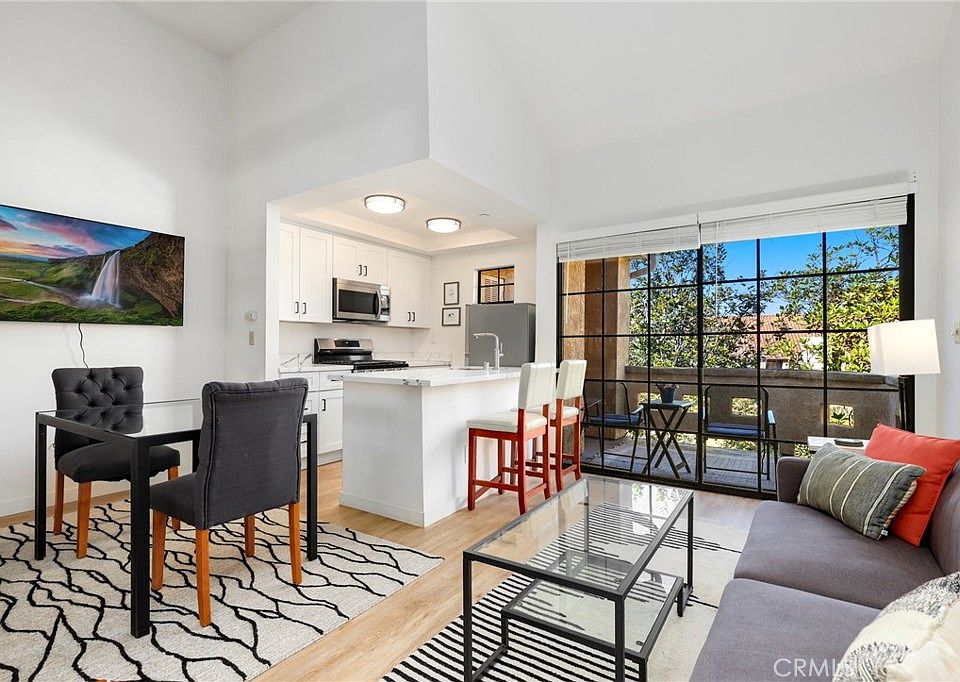 1st image of 1046 Calle Del Cerro Unit 424