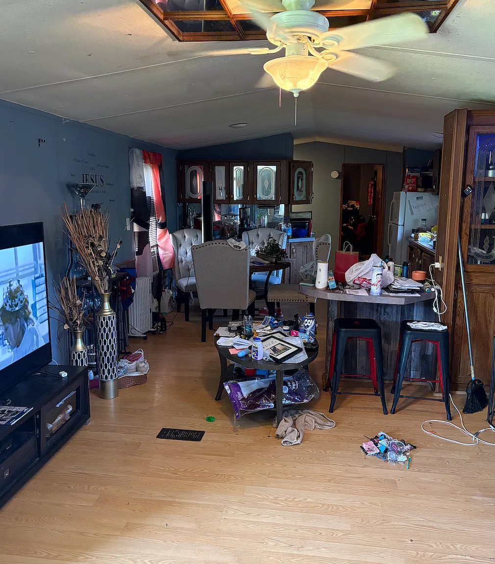 3 bed, 920 sqft, $700 — Photo 3