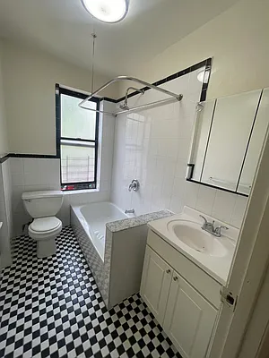Rented by PMG Real Estate  | media 11